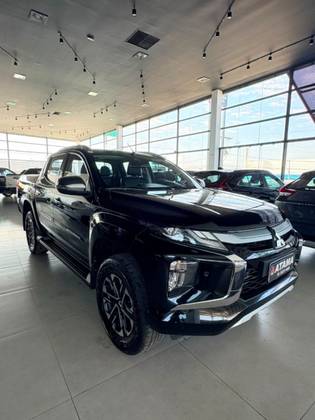 MITSUBISHI L200 TRITON 2.4 16V TURBO DIESEL SPORT HPE-S CD 4P 4X4 AUTOMÁTICO MITSUBISHI L200 TRITON 2.4 16V TURBO DIESEL SPORT HPE-S CD 4P 4X4 AUTOMÁTICO